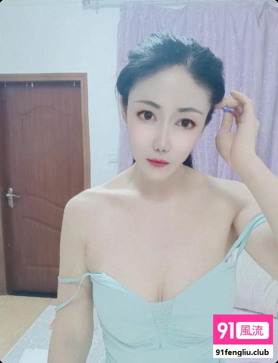 服务型大胸妹子